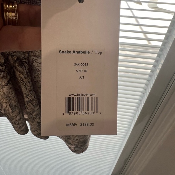 Brand New Bailey 44 shirt/top/blouse - Picture 3 of 4